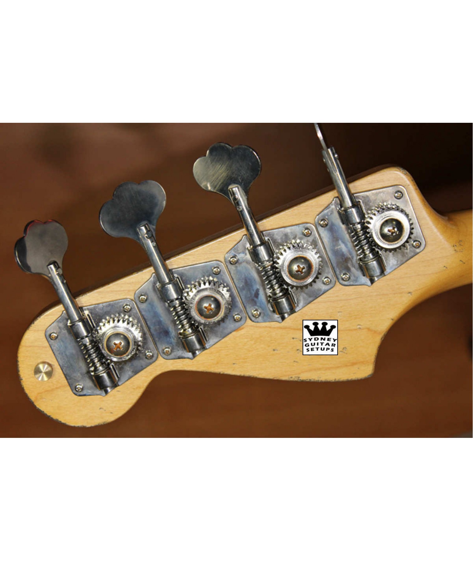 Bass guitar deals machine heads